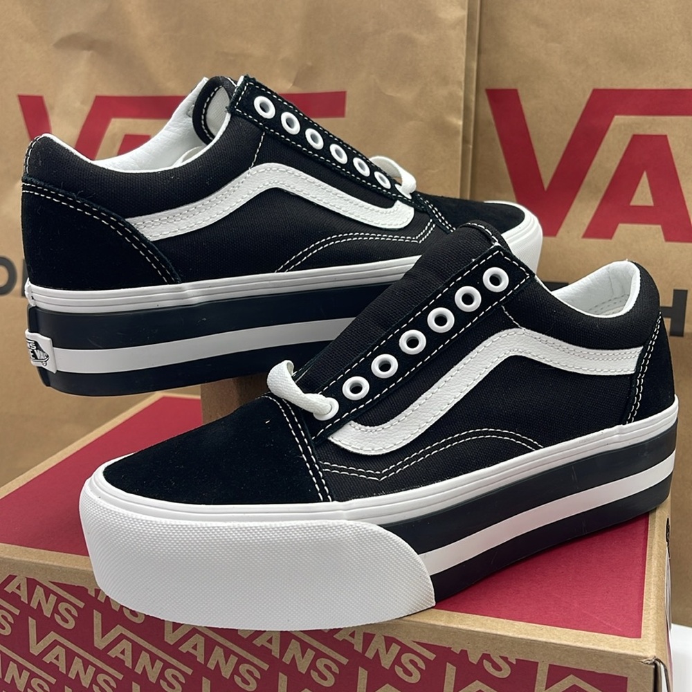 Vans Men’s Platform Sneakers Old Skool Stackform
Smarten Up Black/Wh
VN0009PZBZW - Picture 8 of 16